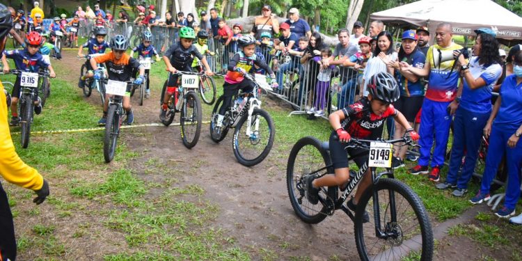 Bolívar | Gobernador inauguró Pista de Ciclismo de Montaña en parque Cachamay