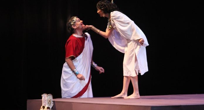 César y Cleopatra se unen en la Ríos Reyna