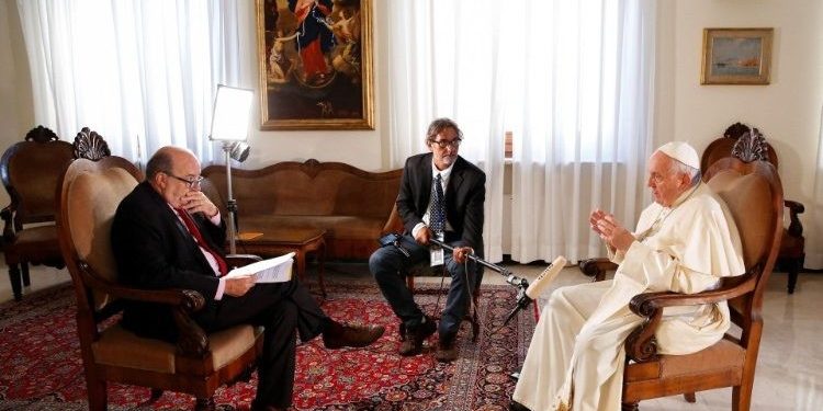 El Papa desmiente rumores de dimisión y dice que viajará a Moscú y Kiev