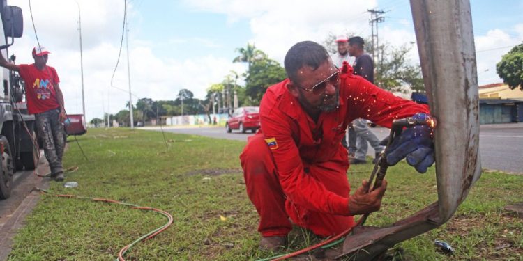 Monagas | Alcaldesa Ana Fuentes rescató alumbrado público del distribuidor San Jaime