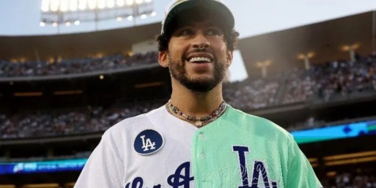 Bad Bunny, al frente de los famosos que abrieron el All-Star de Grandes Ligas