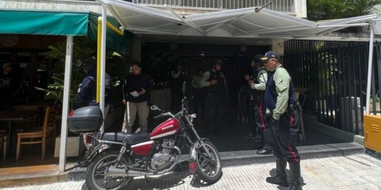 Investigan el asesinato de una mujer a manos de su pareja en Chacao