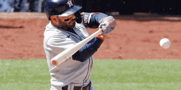 El venezolano José Altuve conectó su 17° jonrón en el año