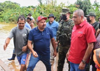 Bolívar | Gobierno de Bolívar está desplegado en Santa Elena ante crecida de río Uairén