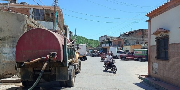 Anzoátegui | Habitantes de El Morro reportan que llevan cuatro años sin recibir agua por tubería