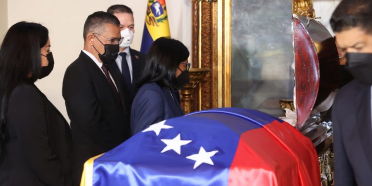 Capilla Ardiente: Gobierno Nacional realizó homenaje póstumo al maestro Fruto Vivas