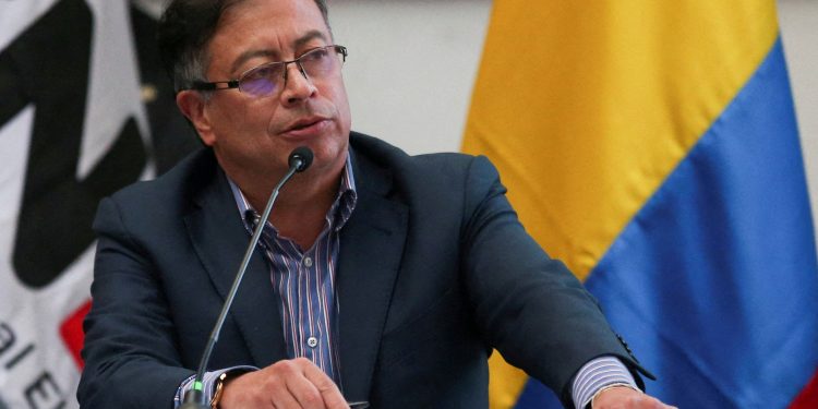 Gustavo Petro pide al embajador Benedetti establecer todos los lazos con Venezuela