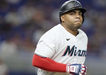 Jesús Aguilar no seguirá en los Marlins de Miami