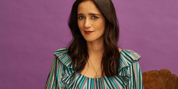Julieta Venegas presenta “En tu orilla” tercer sencillo de su próximo disco