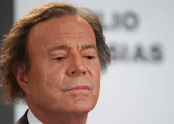 Julio Iglesias reaparece: «No tengo Alzheimer ni estoy en silla de ruedas»