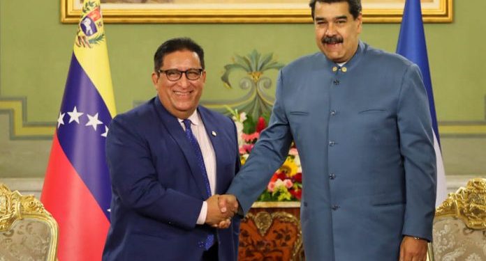 Maduro recibe cartas credenciales de los nuevos embajadores de cinco países