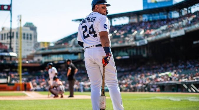 Miguel Cabrera regresó y conectó el hit 3079 de su carrera