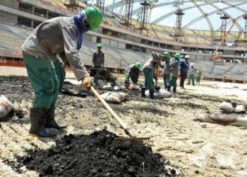 Qatar expulsó a decenas de trabajadores extranjeros tras manifestación