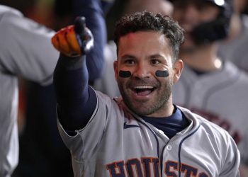 José Altuve pegó jonrón 32 abriendo juego de las Grandes Ligas (MLB)