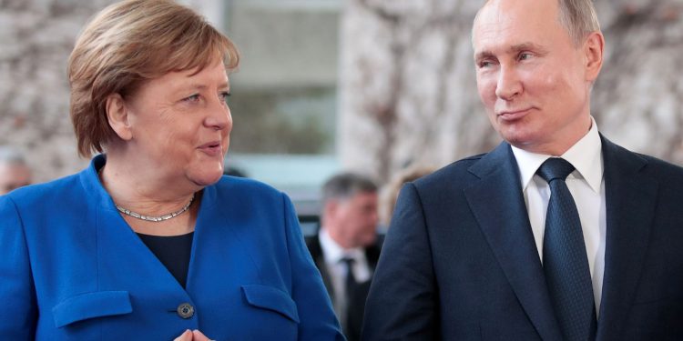 Angela Merkel insta a tomarse en serio las palabras de Putin