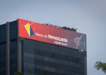 Banco de Venezuela aumentó monto mínimo para retiro de divisas por taquilla