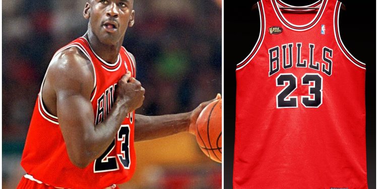 Una camiseta de Michael Jordan es subastada por precio récord