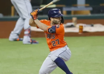 Jonrón de José Altuve en la derrota de los Astros