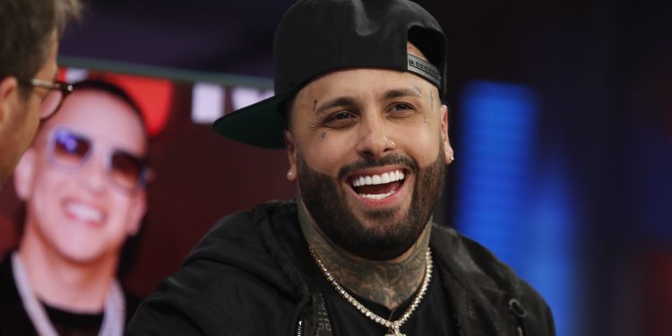 Nicky Jam recibirá el Premio Billboard Salón de la Fama 2022 por su impresionante carrera artística