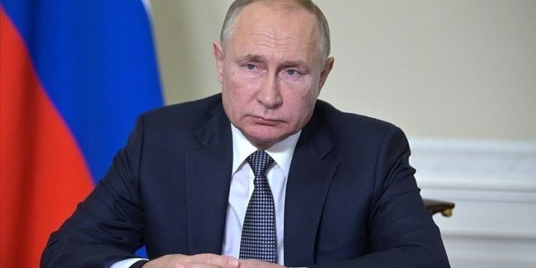 Putin destaca la «autoridad en el escenario mundial» de Isabel II