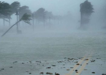 Tormenta Fiona: cancelan vuelos y cierran comercios en islas del Caribe