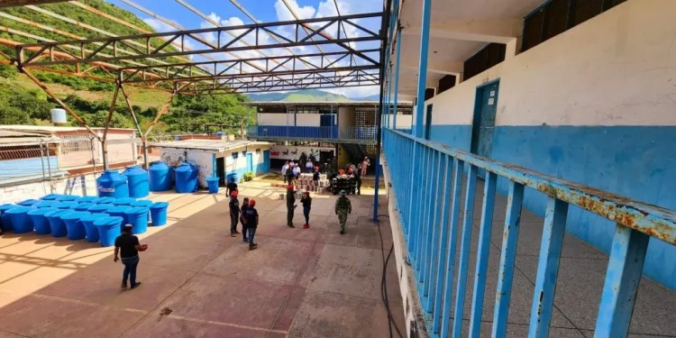 Se han recuperado 27 centros educativos en Las Tejerías