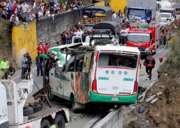 Al menos 20 muertos deja un accidente de tránsito en el suroeste de Colombia