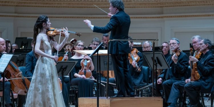 Ovación para Gustavo Dudamel y la Filarmónica de Los Ángeles en el Carnegie Hall