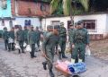 Cargas con alimentos llegan en paracaídas a zonas inaccesibles en Las Tejerías