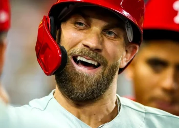 Harper pone a los Filis en la Serie Mundial al vencer a los Padres