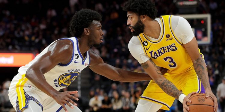 Los Lakers, sin LeBron, ganan el primer partido de pretemporada