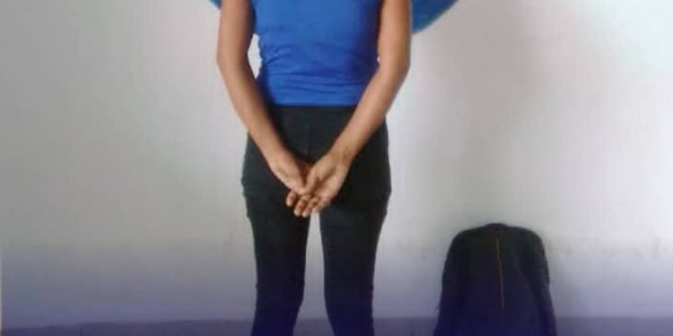 Detenida mujer por hurto en establecimiento comercial