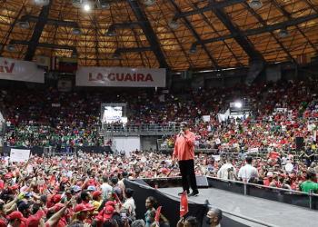 Maduro no descarta adelanto de elecciones presidenciales