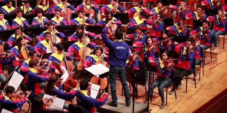 Orquesta Sinfónica Nacional Juvenil debuta con gran concierto