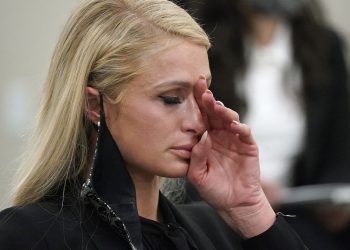 Paris Hilton denunció episodios de abusos sexuales que sufrió en el internado: «Era algo aterrador»