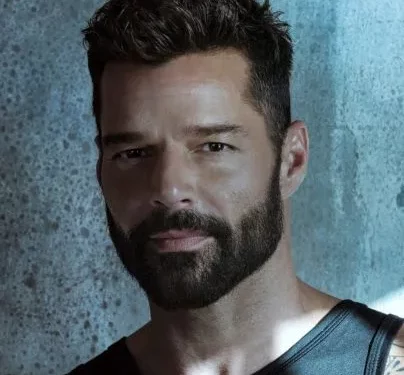 Hermana de Ricky Martin desmiente acusaciones de su hijo contra el cantante