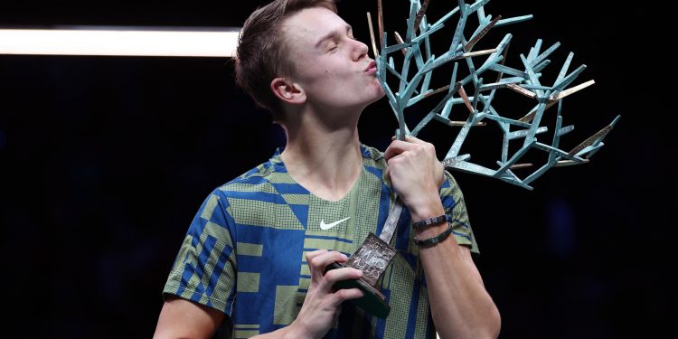 Rune remonta a Djokovic y se adjudica su primer Masters 1.000 con 19 años