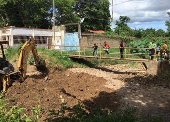 La Alcaldía del municipio Bermúdez, liderada por Julio Rodríguez, mantiene labores de limpieza y canalización de quebradas en la zona sur de Carúpano