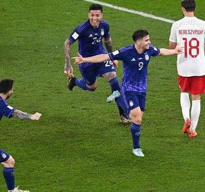Argentina gana a Polonia 2- 0 y pasa a octavos de final
