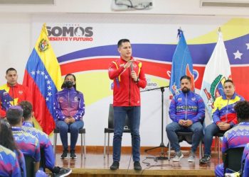 Ministro Mervin Maldonado sostuvo encuentro con atletas de los I Juegos Centroamericanos y del Caribe Mar y Playa 2022