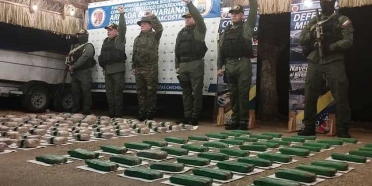 FANB incautó 95 kilos de marihuana en un peñero a la altura del Parque Nacional Morrocoy