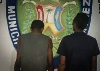 Dos hombres fueron detenidos por funcionarios de la Policía municipal de Bermúdez, tras presuntamente introducirse en una vivienda y sustraer distintos objetos.