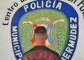 Funcionarios adscritos a la Policía Municipal de Bermúdez que dirige el C/J Alberto Fuentes, lograron la captura de un hombre acusado de agredir de manera física y verbal a su hijastra.