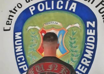 Funcionarios adscritos a la Policía Municipal de Bermúdez que dirige el C/J Alberto Fuentes, lograron la captura de un hombre acusado de agredir de manera física y verbal a su hijastra.