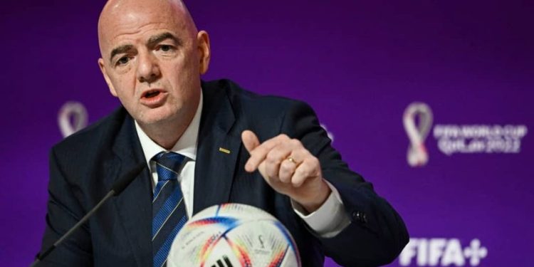 El presidente de la FIFA arremete contra la «hipocresía» de los países occidentales frente a Catar