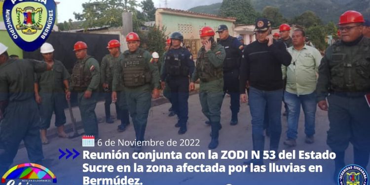 Reunion conjunta de la ZODI N 53 del Estado Sucre en la zona afectada por las lluvias Bermudez