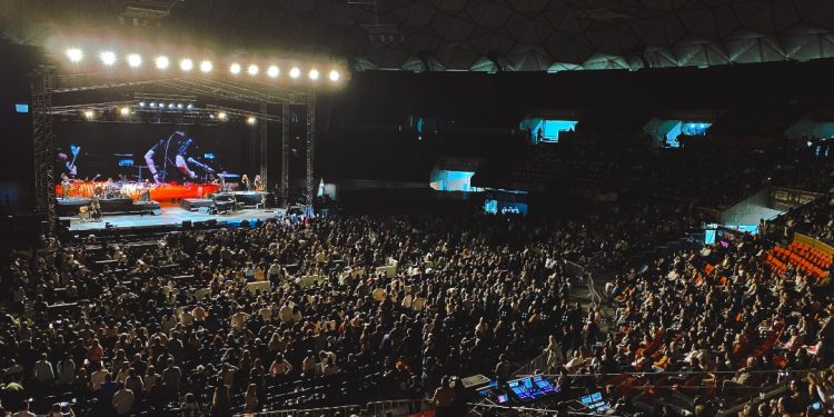 Eros Ramazzotti puso a latir corazones en el Poliedro de Caracas
