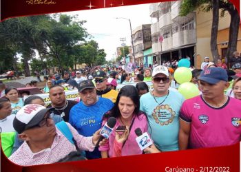 La primera combatiente del municipio Bermúdez, Raquel Candiales de Rodríguez, en su participación en la marcha contra el abuso sexual infantil y el maltrato