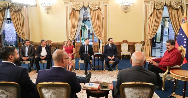 Jefe de Estado sostuvo encuentro con dirigentes de la Alianza del Lápiz