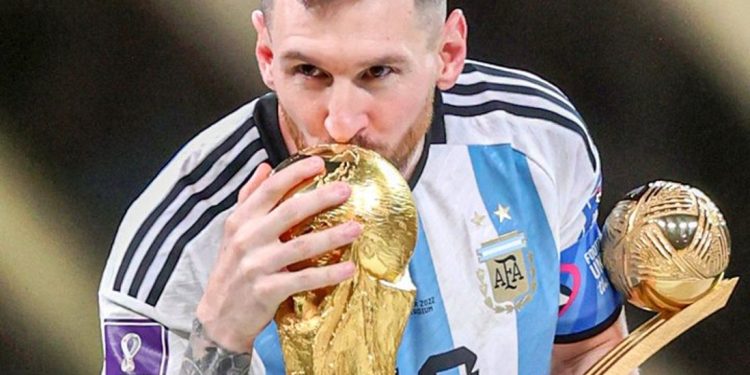 Messi tomó el micrófono en Lusail: «¡Somos campeones del mundo!»